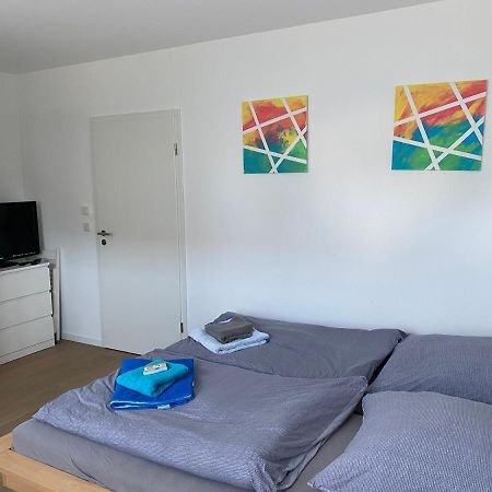 Messezimmer nahe der Düsseldorfer Messe mit eigenem Eingang und gratis Minibar Exterior foto