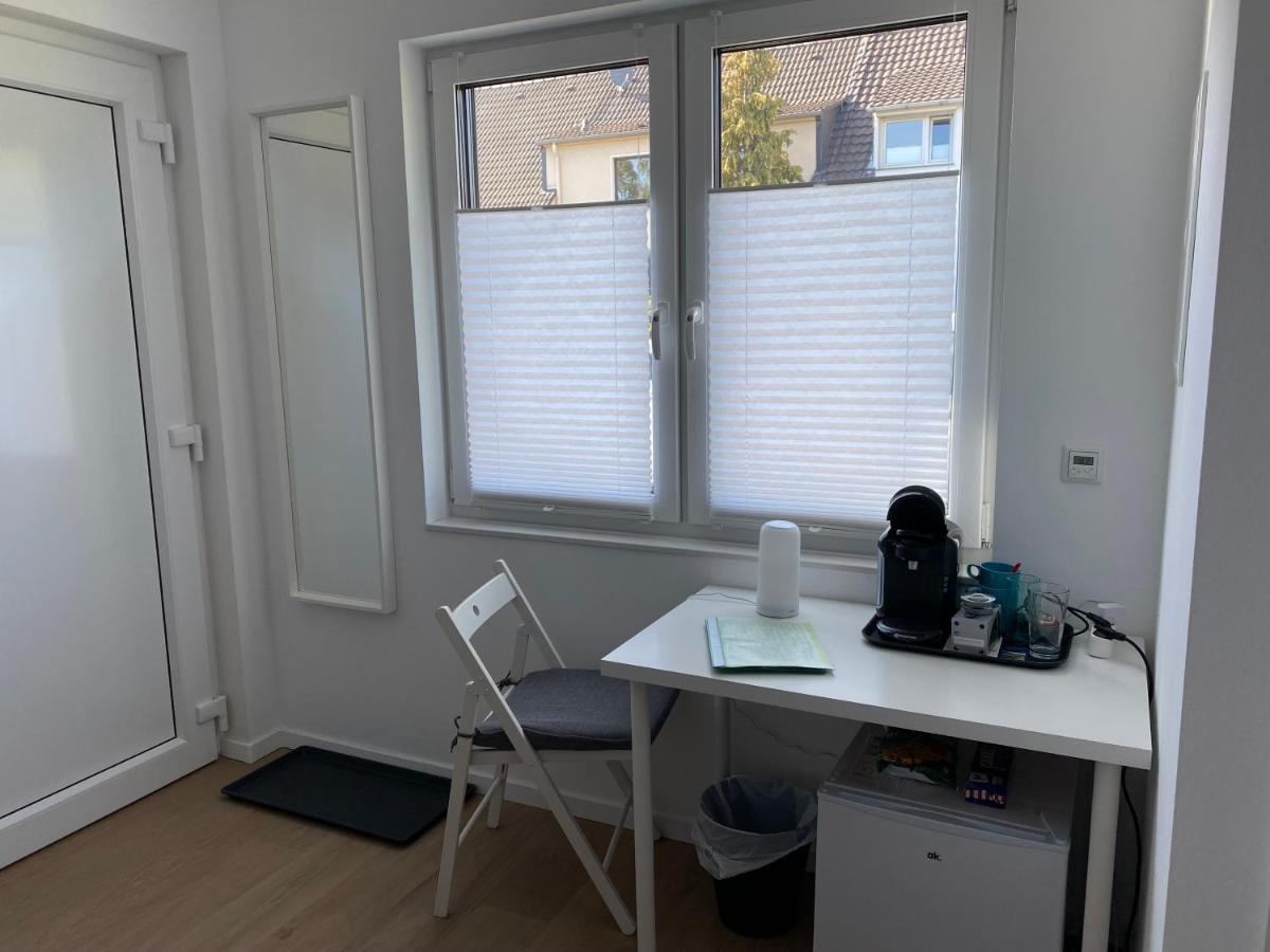 Messezimmer nahe der Düsseldorfer Messe mit eigenem Eingang und gratis Minibar Exterior foto